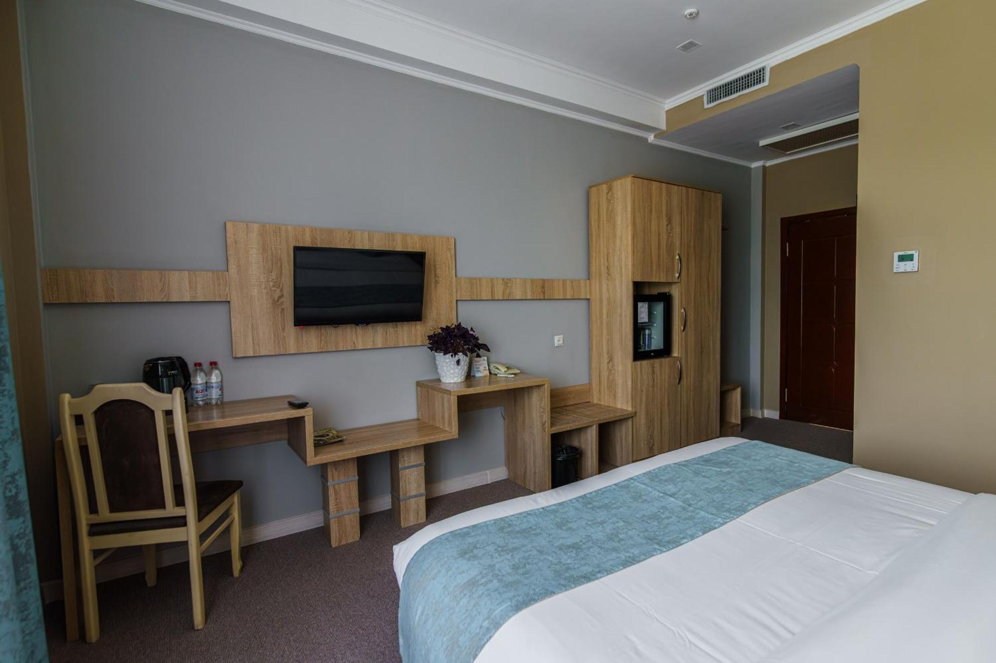 Park Hotel Al Bustan Шимкент Екстер'єр фото