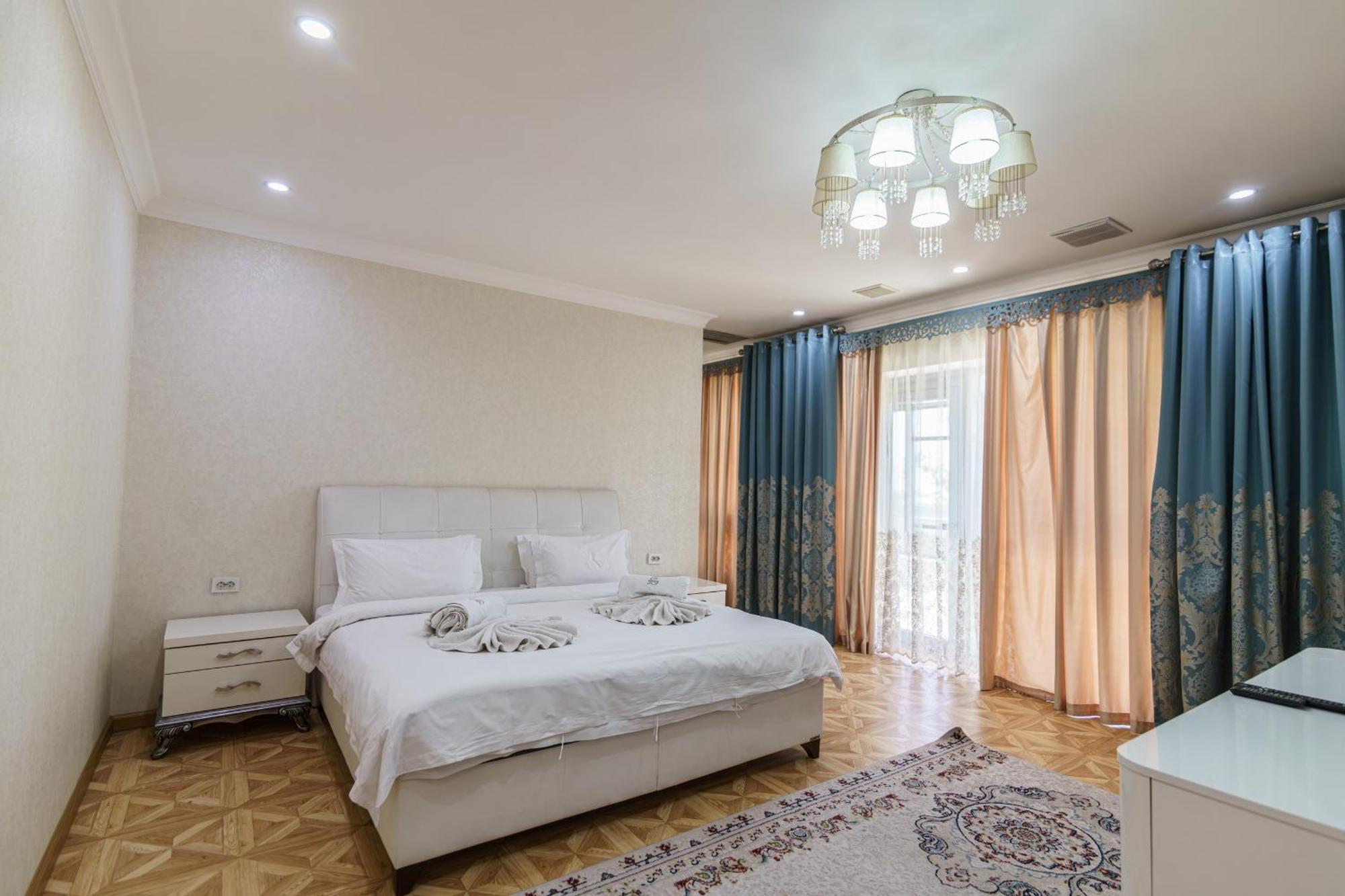 Park Hotel Al Bustan Шимкент Екстер'єр фото