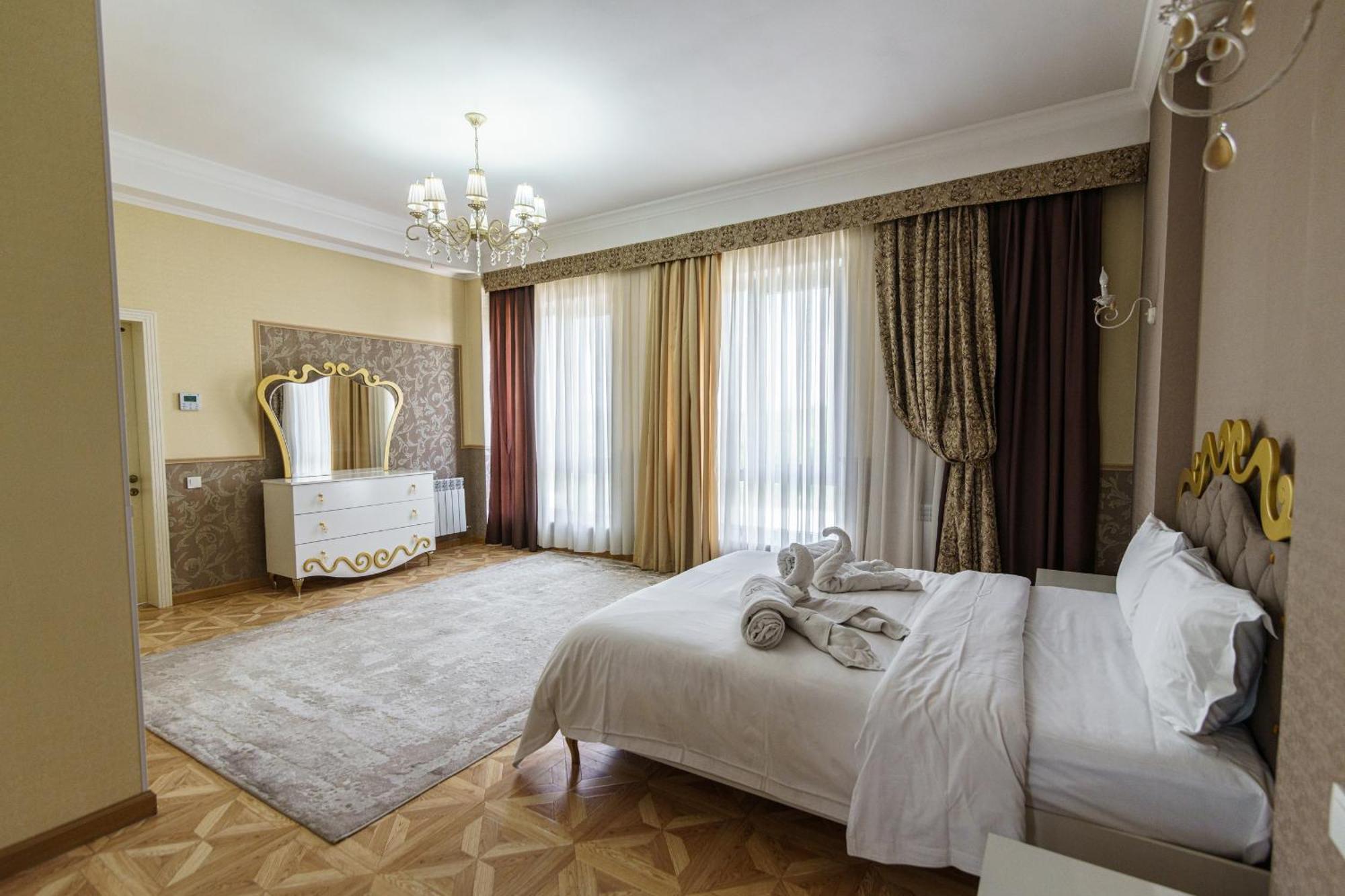 Park Hotel Al Bustan Шимкент Екстер'єр фото