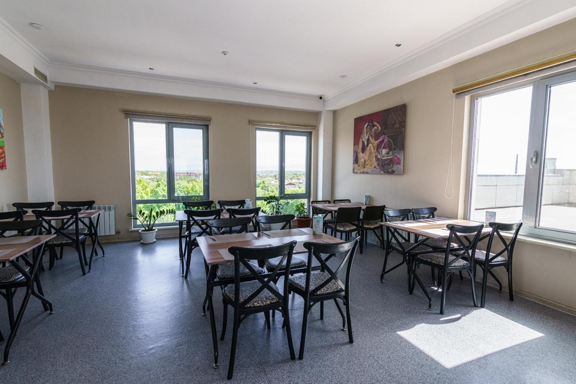 Park Hotel Al Bustan Шимкент Екстер'єр фото