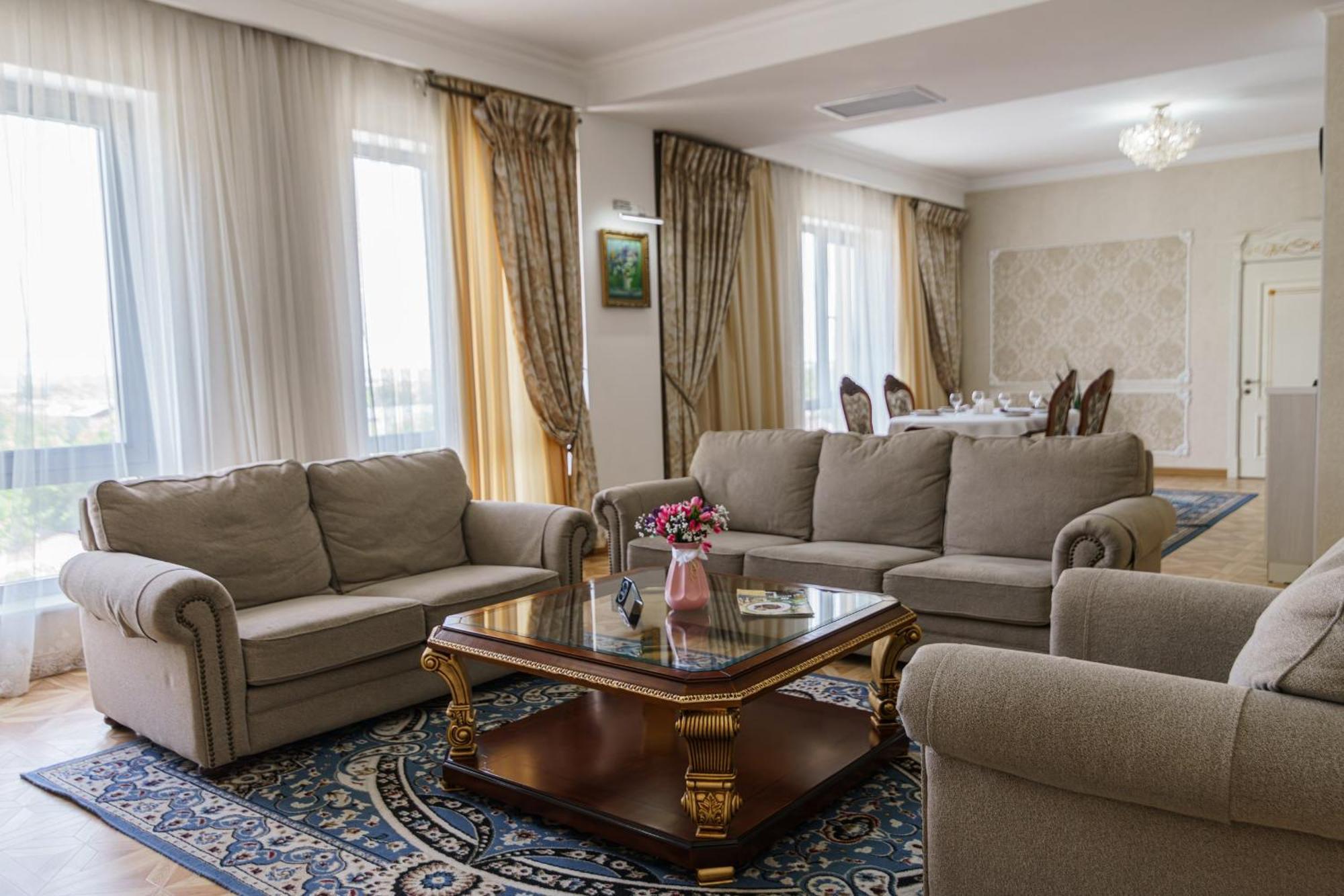 Park Hotel Al Bustan Шимкент Екстер'єр фото